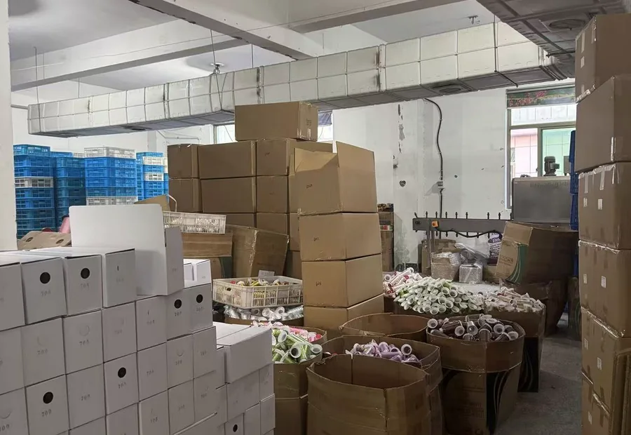 Packing and warehouse